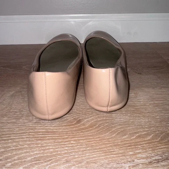 Elegant Nude Women's Ballet Flats - Picture 5 of 6